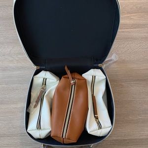 *NEW* Estée Lauder Cosmetic bag with 3 small zip pouches